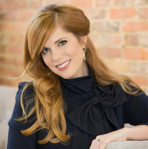 Sara Fields Photo 17