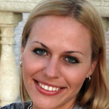 Rebecca Field Photo 47