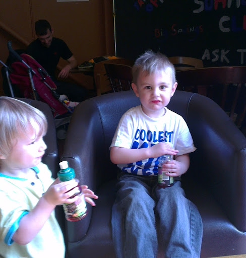 Kelly Barker Photo 16