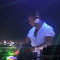 Derek Holmes Photo 30