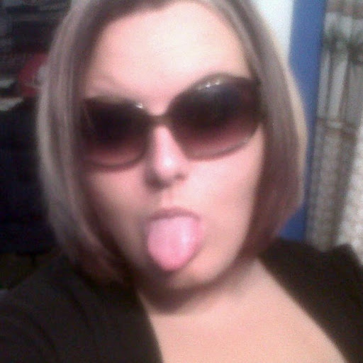 Stephanie Barlow Photo 32