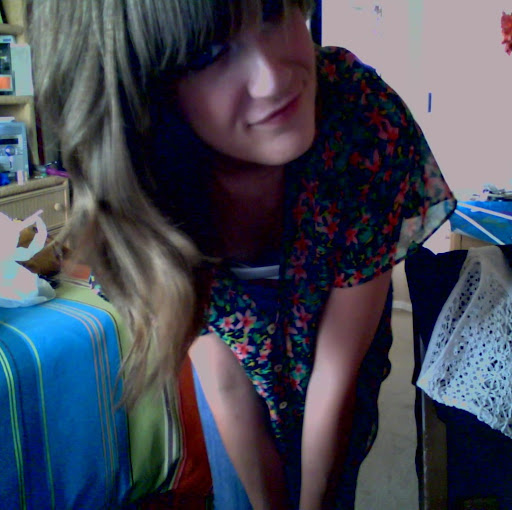 Annie Simmons Photo 1