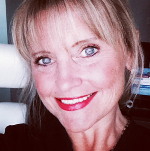 Stephanie Roe Photo 7