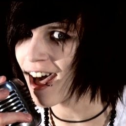 Hannah Rowan Photo 14