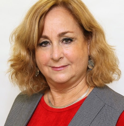 Debra Brandt Photo 14