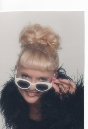 Vicki Barrett Photo 38