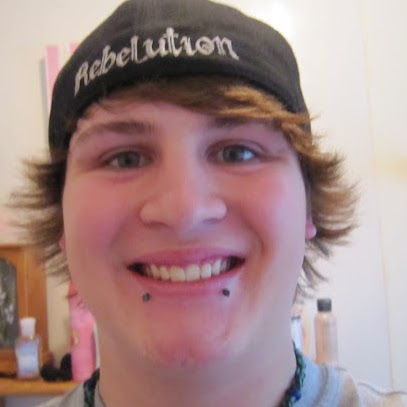 Tyler Iverson Photo 10