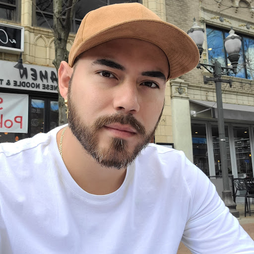 Erik Molina Photo 14