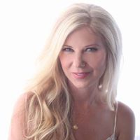 Stefanie Warner Photo 25