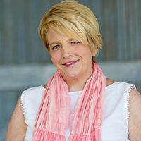 Laurie Schultz Photo 16