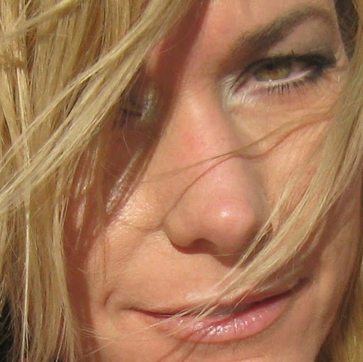 Shelly Cox Photo 14