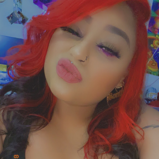 Alyssa Flores Photo 16