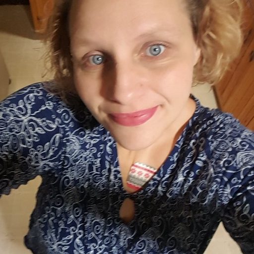 Michele Cole Photo 32