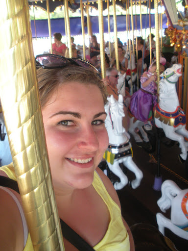 Claire Hanson Photo 37