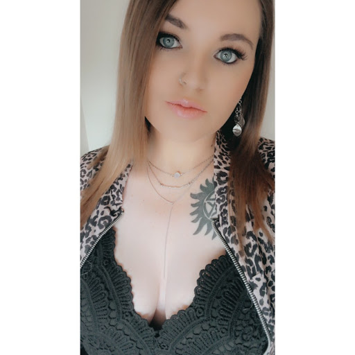 Lisa Grayson Photo 14