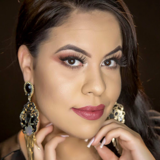 Laura Mello Photo 15