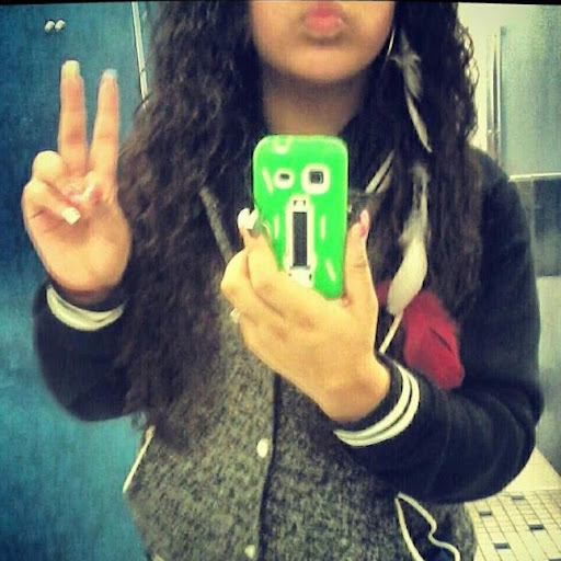 Elizabeth Villanueva Photo 15