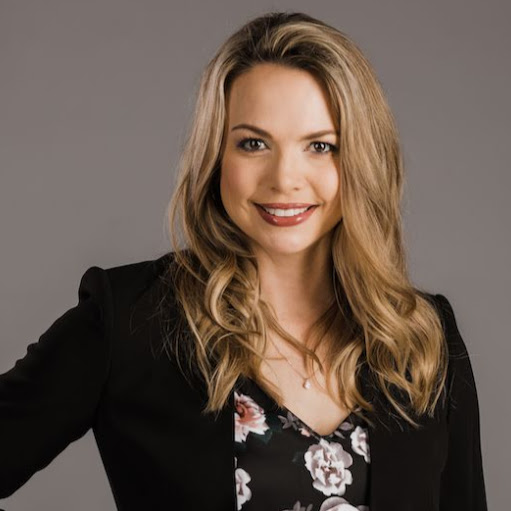 Aimee Burnett Photo 4