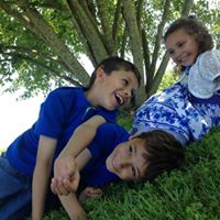 Julie Howard Photo 43