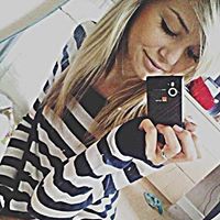 Sarah Reynolds Photo 42