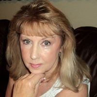 Christine Vinson Photo 43