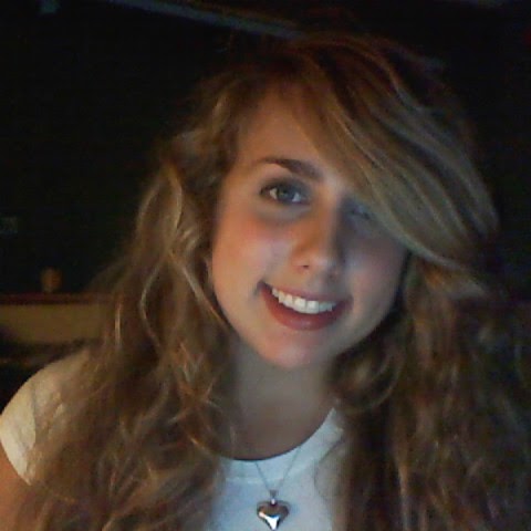 Katie Ellis Photo 20