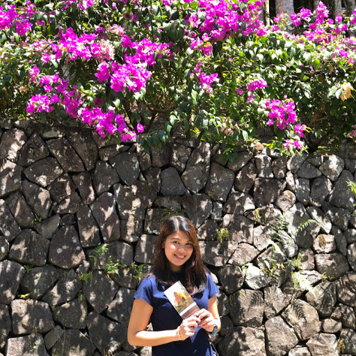 Christine Flores Photo 32