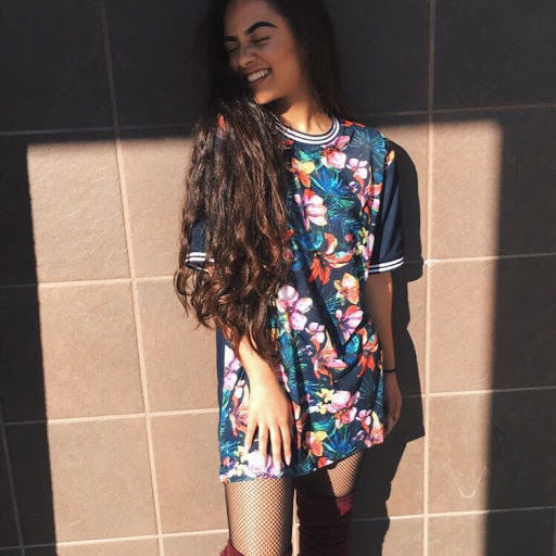 Jennifer Branch Photo 20