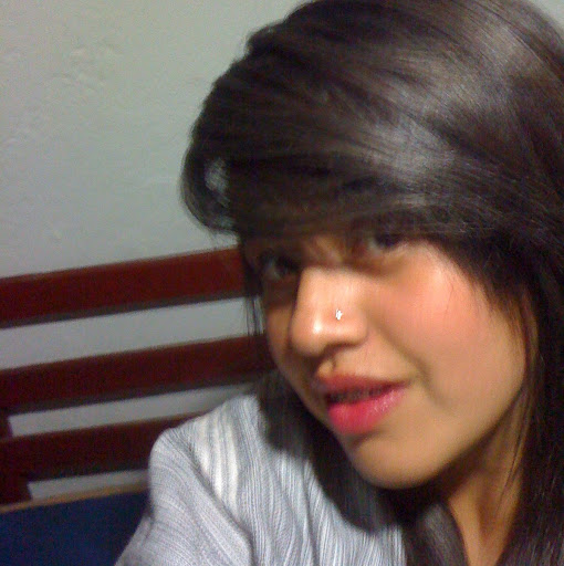 Julie Leon Photo 18