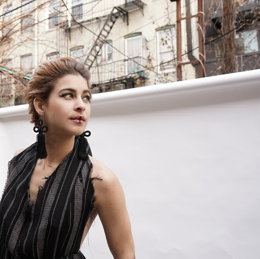 Amber Villanueva Photo 9