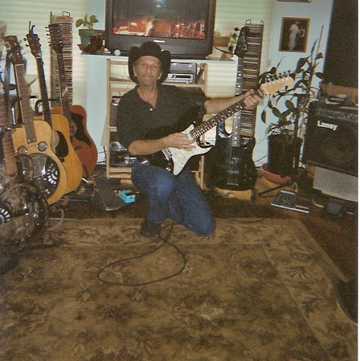 Russell Dodds Photo 17