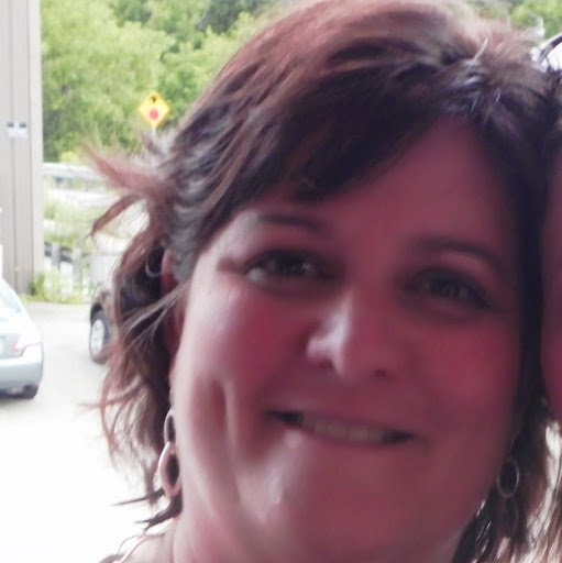 Robyn Hall Photo 19