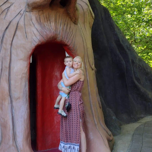 Jennifer Newman Photo 20