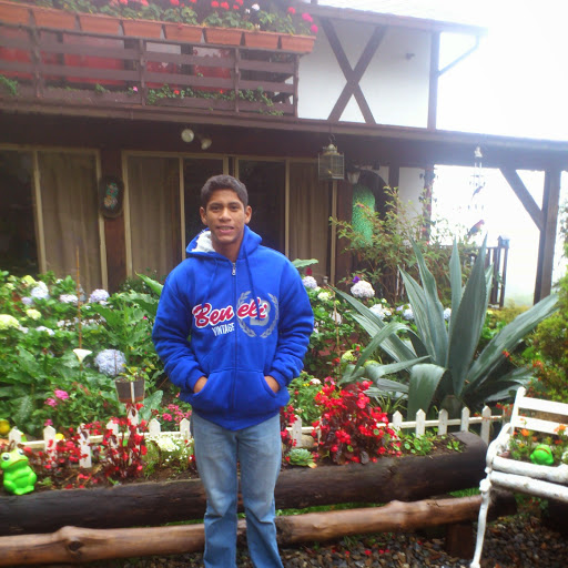 Larry Manuel Photo 15