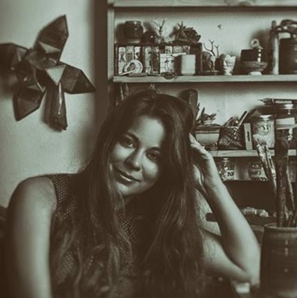 Julia Reyes Photo 34