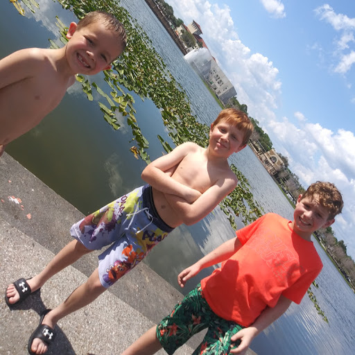 Janelle Macdonald Photo 17