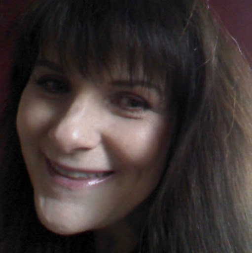 Julie Rhodes Photo 35