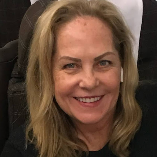 Kelly Swanson Photo 42