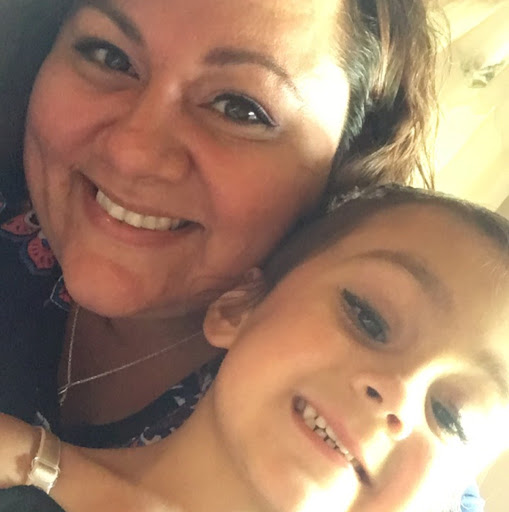 Lucinda Henry Photo 5