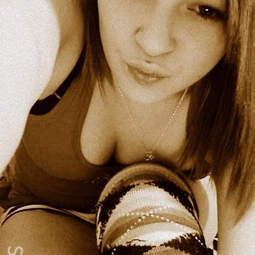 Vicky Cross Photo 27