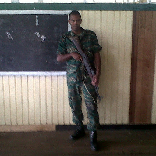 Christopher Hutson Photo 28