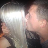 Stephanie Upton Photo 34