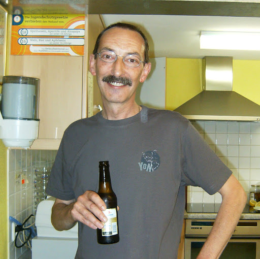 Robert Hoffmann Photo 49