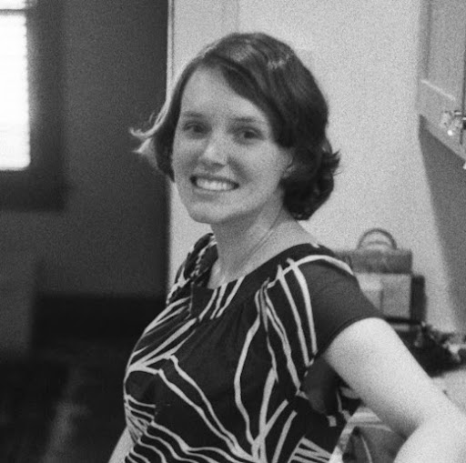 Sarah Warren Photo 9
