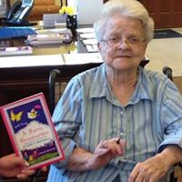 Gloria Marshall Photo 16