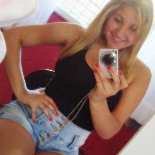 Julie Borges Photo 27