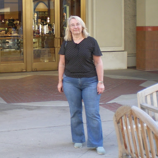 Kathryn Vickers Photo 7