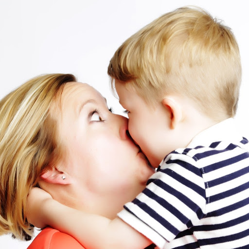 Laura Carey Photo 34