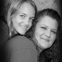 Danielle Earls Photo 18