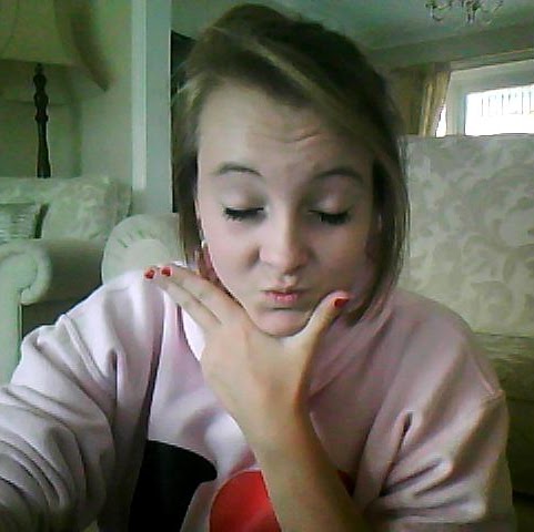 Victoria Mead Photo 23